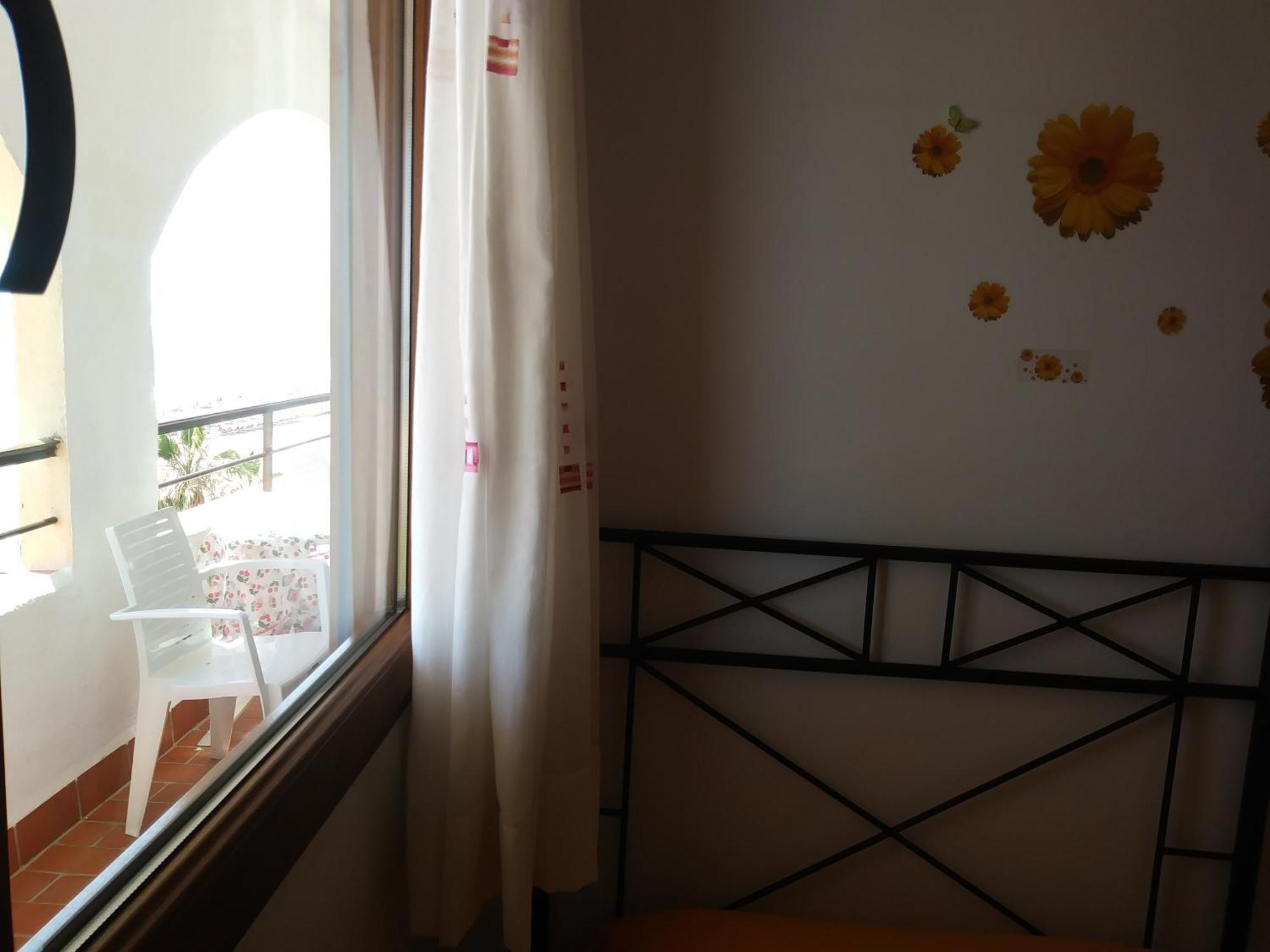 Apartamentos Benedicto XIII: Beachfront with Parking & Modern Amenities Peniscola Exterior photo